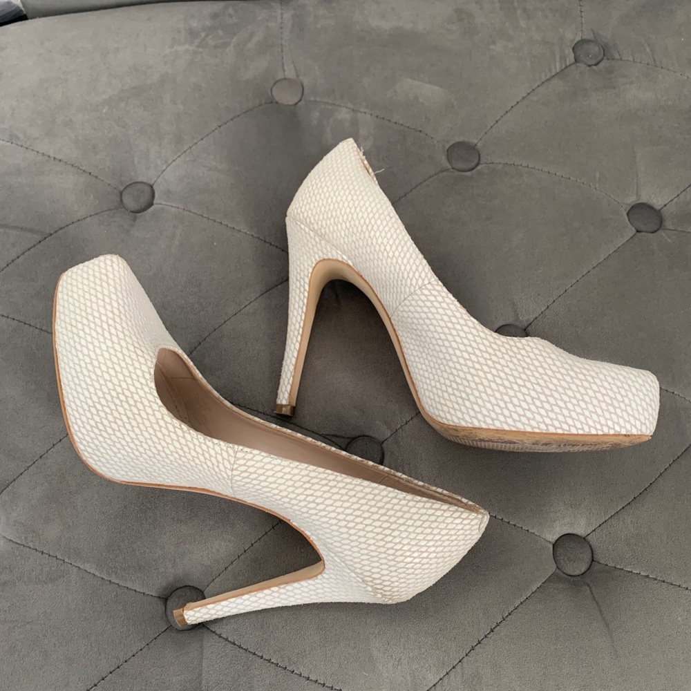 BCBG pumps - white